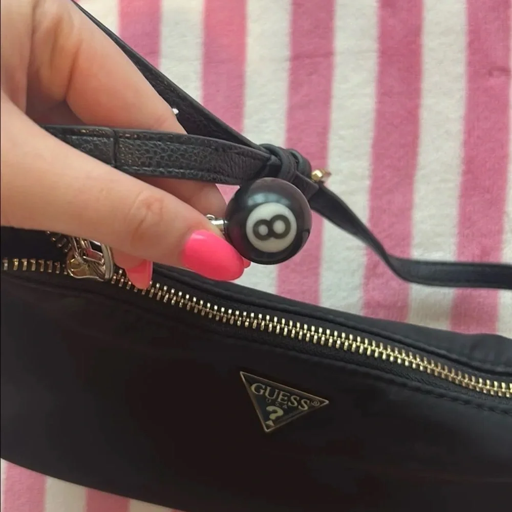 Guess Black Shoulder Bag - Picture 3 of 5